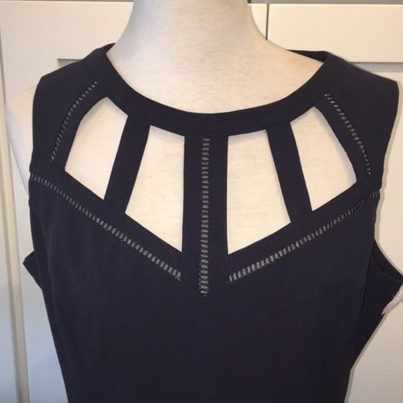 🆕 VINCE CAMUTO Cutout Yoke Sheath Dress Navy Blue 4 - Picture 5 of 6